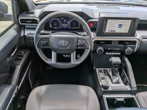 Used 2025 Toyota Tacoma TRD Sport AWD/4WD image 16