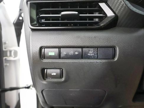 Used 2023 Nissan Sentra SR w/ SR Premium Package FWD image 39