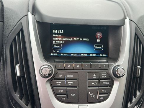 Used 2017 Chevrolet Equinox LT AWD/4WD image 18
