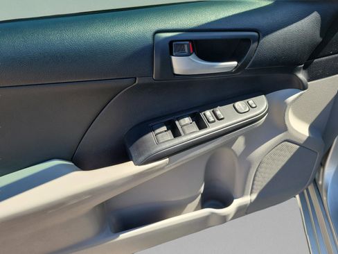 Used 2013 Toyota Camry LE image 15