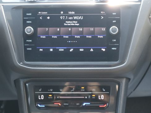 Used 2022 Volkswagen Tiguan SEL R-Line AWD/4WD image 13