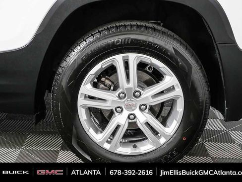 Used 2024 GMC Terrain SLE FWD image 34