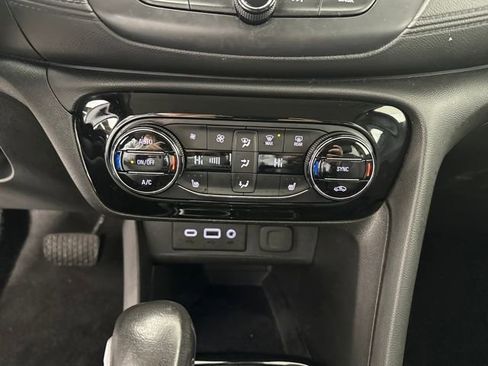 Used 2022 Buick Encore GX Select image 23