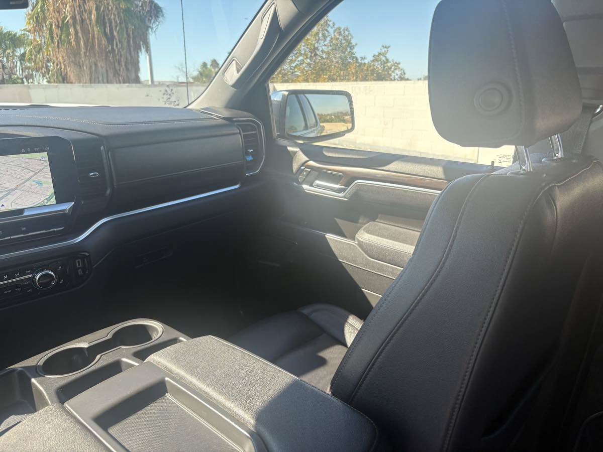 Used 2025 GMC Sierra 1500 SLT AWD/4WD image 19