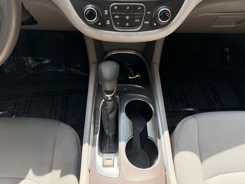 Used 2022 Chevrolet Malibu LT FWD image 19