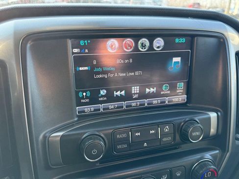 Used 2018 Chevrolet Silverado 1500 LT w/ All Star Edition image 21