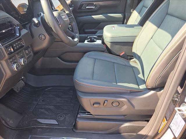 Certified 2026 GMC Yukon AT4 w/ AT4 Premium Plus Package AWD/4WD image 17