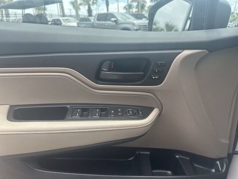 Used 2023 Honda Odyssey EX-L image 30