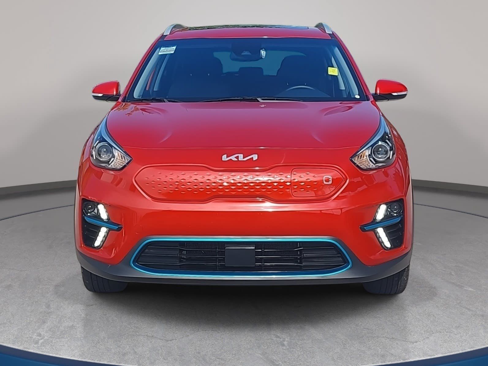 Used 2022 Kia Niro EX Premium w/ Cold Weather Package FWD image 2