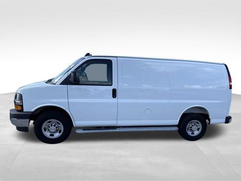 Used 2025 Chevrolet Express 2500 w/ Driver Convenience Package RWD image 2