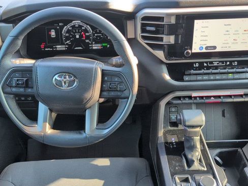 Used 2025 Toyota Sequoia SR5 AWD/4WD image 35