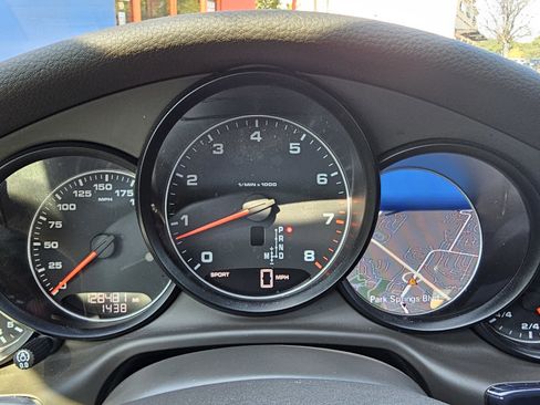 Used 2016 Porsche Panamera 4 w/ Premium Package Plus image 41