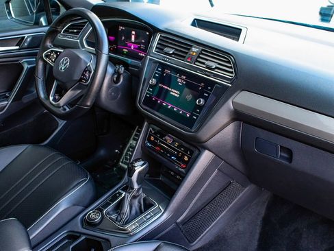 Used 2022 Volkswagen Tiguan SE R-Line image 42