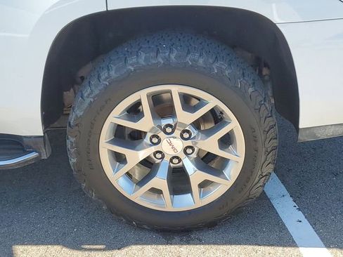 Certified 2019 GMC Yukon SLE w/ SLE Value Package AWD/4WD image 33