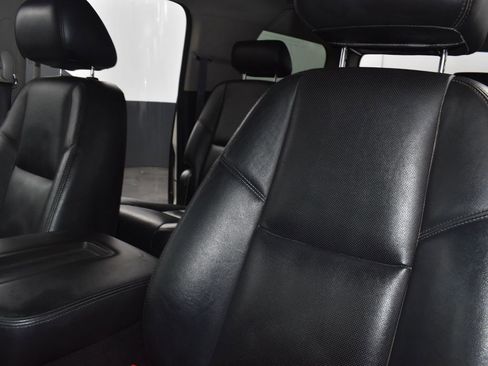 Used 2010 Chevrolet Suburban LTZ image 22