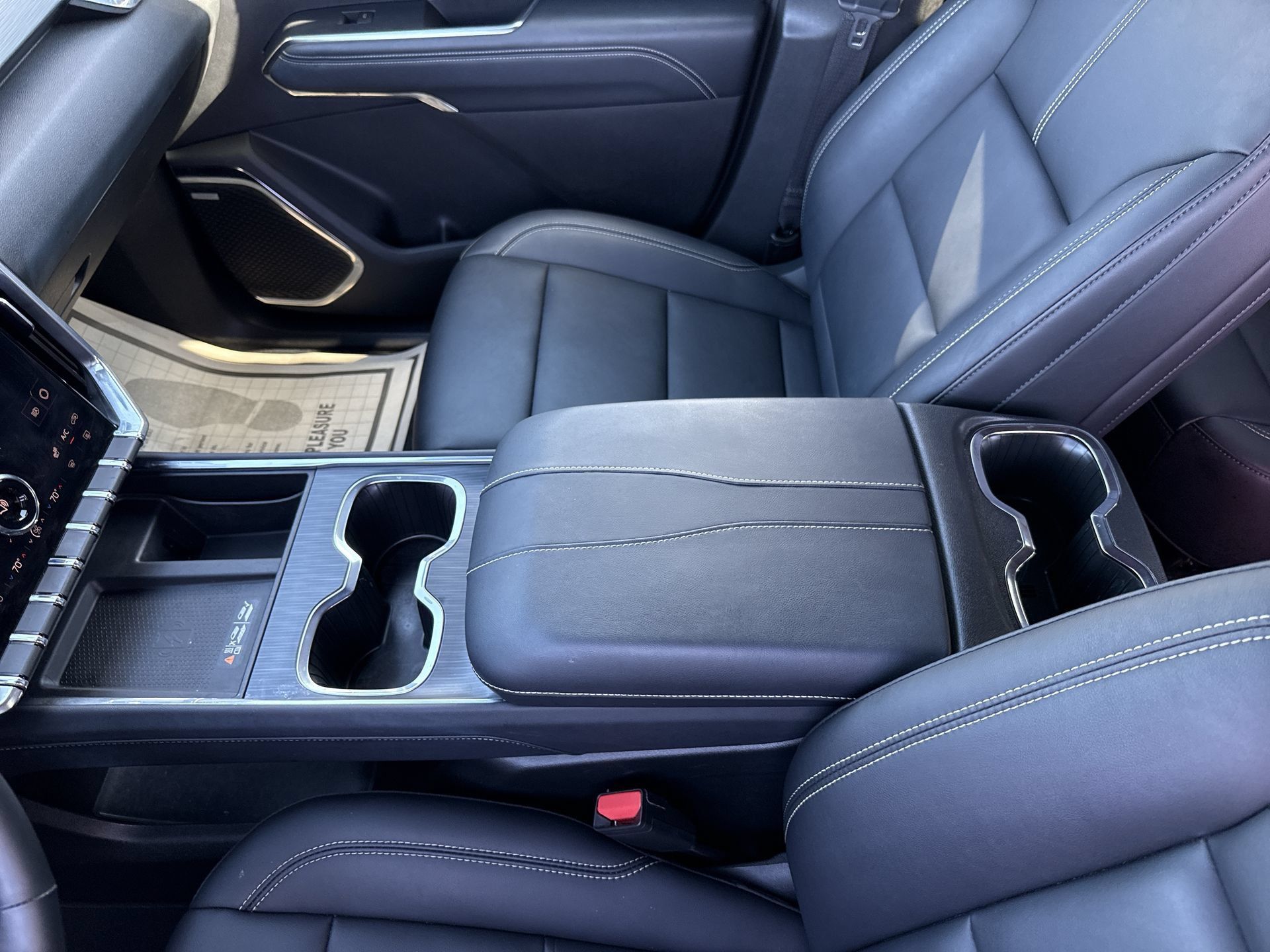 Used 2026 GMC Acadia Elevation w/ Elevation Premium Package FWD image 22