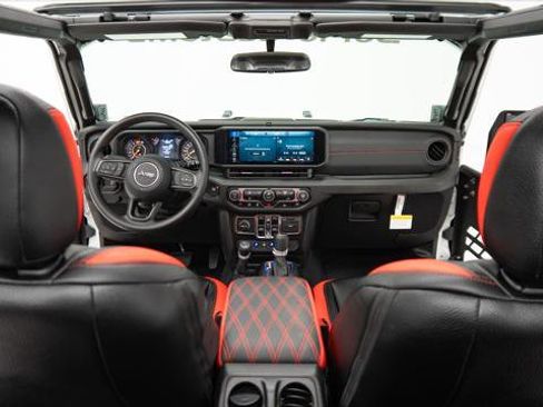 Used 2024 Jeep Wrangler Unlimited Sport image 30