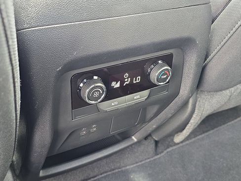 New 2026 Chevrolet Traverse LT w/ Sun and Wheel Package FWD image 12
