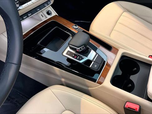 Certified 2023 Audi Q5 2.0T Premium w/ Convenience Package image 17