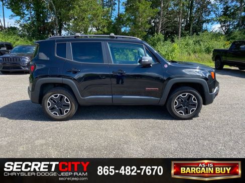 Used 2015 Jeep Renegade Trailhawk AWD/4WD image 4