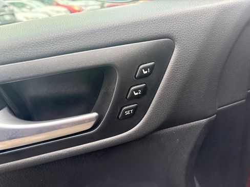 Used 2018 Toyota Highlander Limited w/ Protection Package #3 AWD/4WD image 11