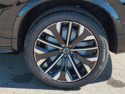 New 2026 Volvo XC90 B6 Plus w/ Protection Package Premier image 12