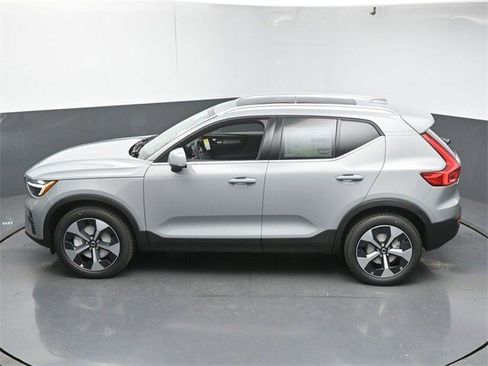 New 2025 Volvo XC40 B5 Core w/ Protection Package Premier image 43