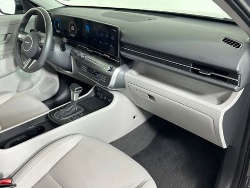 Used 2025 Hyundai Kona SEL image 6