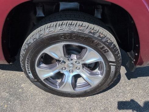 Used 2022 RAM 1500 Laramie AWD/4WD image 17