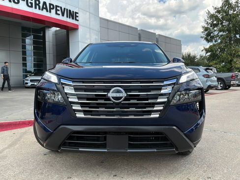Used 2026 Nissan Rogue SV FWD image 3