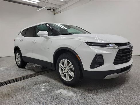 Used 2021 Chevrolet Blazer LT image 2