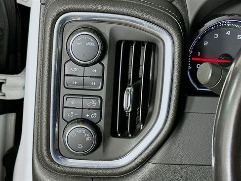 Used 2021 Chevrolet Silverado 1500 LT Trail Boss w/ Bed Protection Package image 17