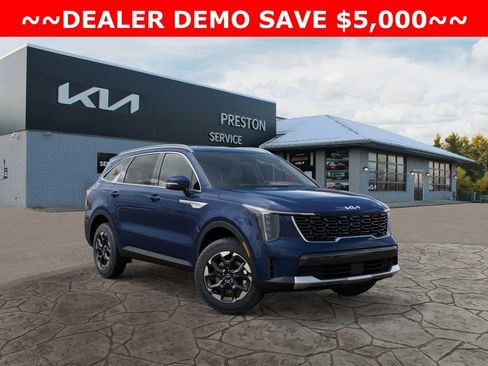 New 2025 Kia Sorento S image 1