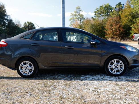 Used 2015 Ford Fiesta SE image 13