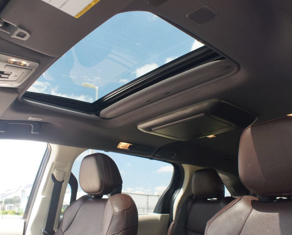 Used 2022 Toyota Sienna Platinum FWD image 6