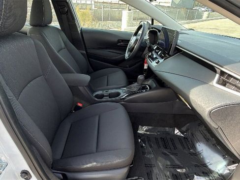 Used 2024 Toyota Corolla LE image 39