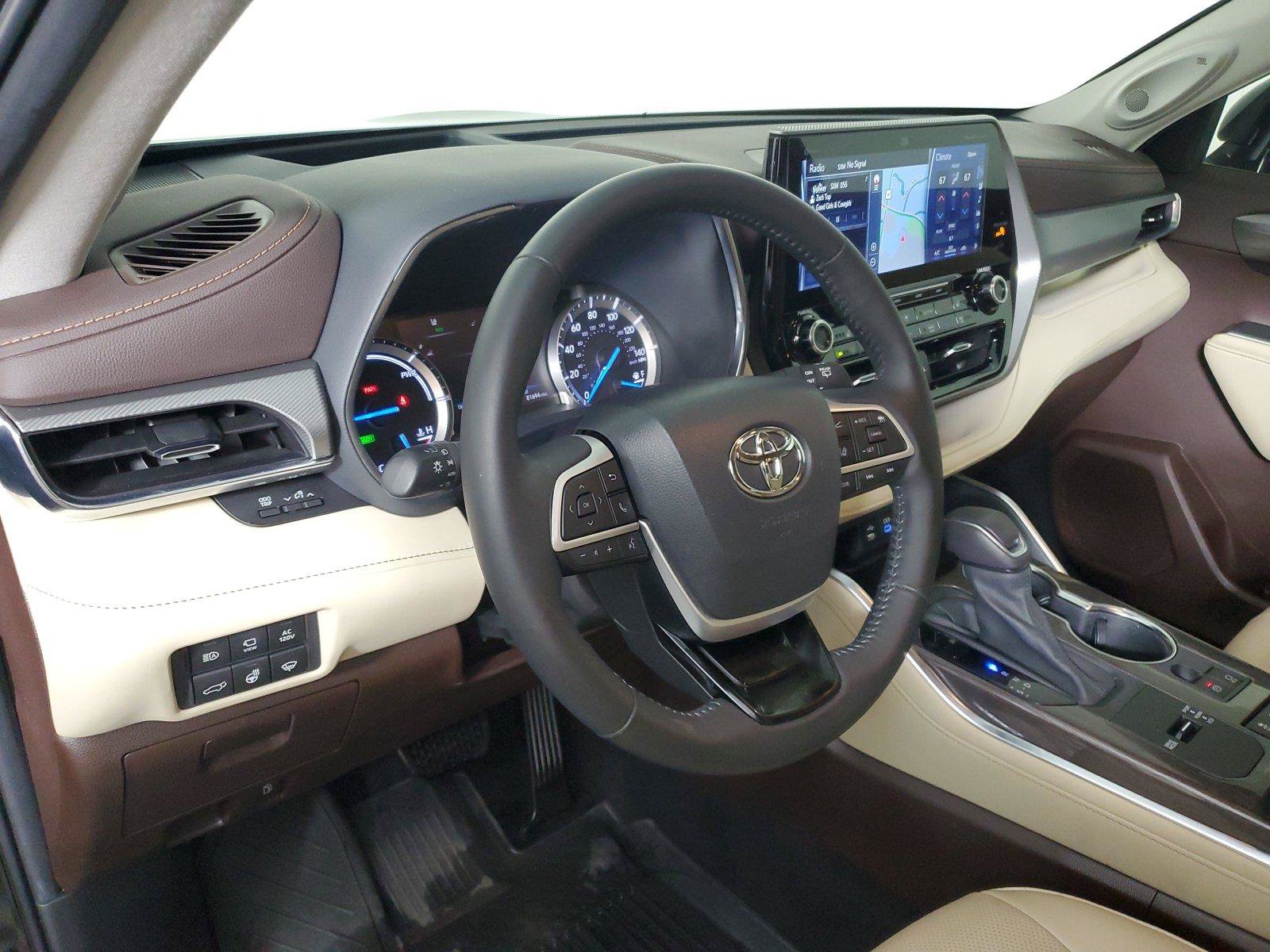 Used 2022 Toyota Highlander Platinum AWD/4WD image 23