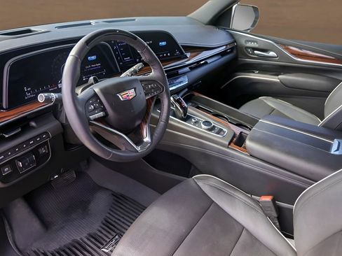 Used 2024 Cadillac Escalade ESV Premium Luxury w/ Performance Package image 10