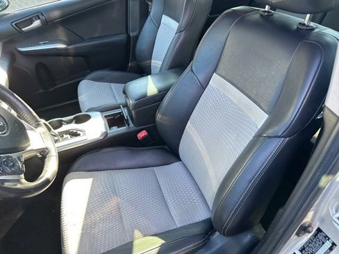Used 2013 Toyota Camry SE image 15