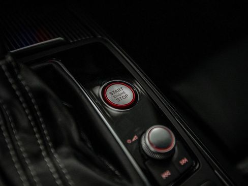 Used 2018 Audi RS 7 Performance w/ Cold Weather Package image 29