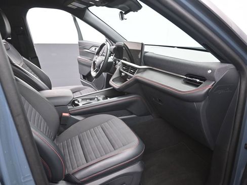 Used 2025 Ford Explorer ST-Line image 26