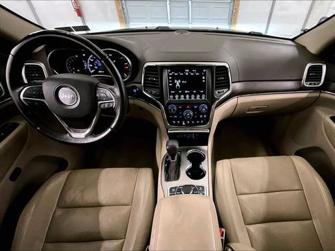 Used 2018 Jeep Grand Cherokee Overland AWD/4WD image 15