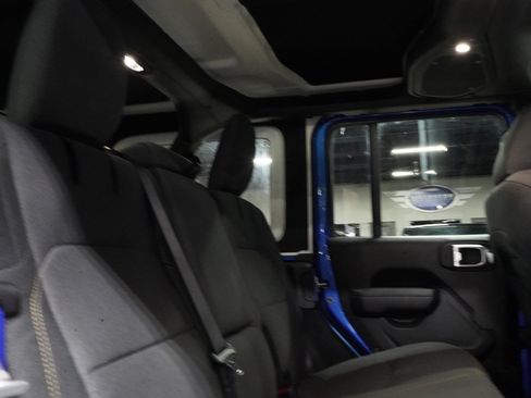 Used 2024 Jeep Wrangler Unlimited AWD/4WD image 25