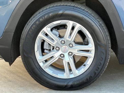 Used 2024 GMC Terrain SLE image 26