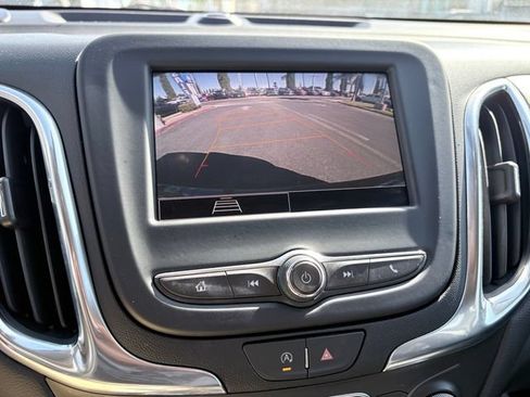 Used 2022 Chevrolet Equinox LT FWD image 17