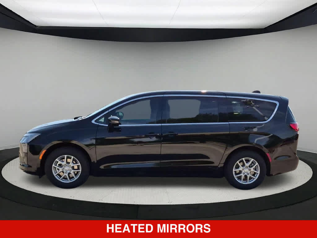 New 2027 Chrysler Pacifica Select FWD image 3