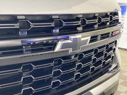 Used 2023 Chevrolet Tahoe Z71 w/ Luxury Package AWD/4WD image 38