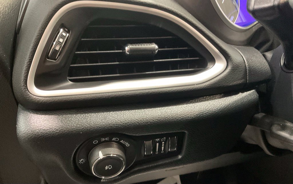 Used 2025 Chrysler Pacifica Select FWD image 8