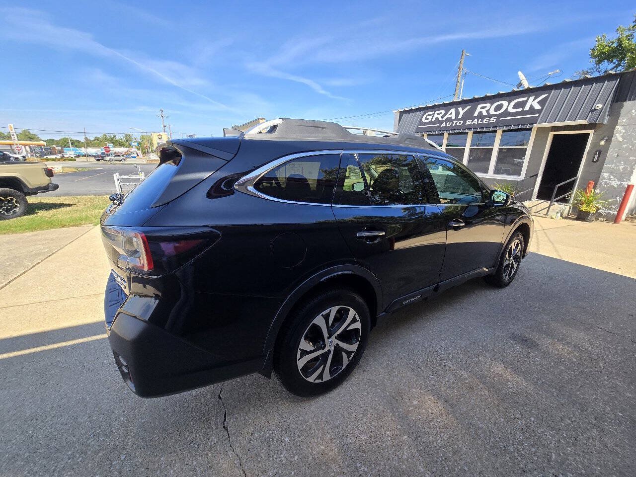Used 2020 Subaru Outback Touring w/ Popular Package #2 AWD/4WD image 6
