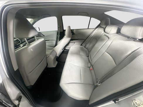 Used 2015 Honda Accord LX image 27